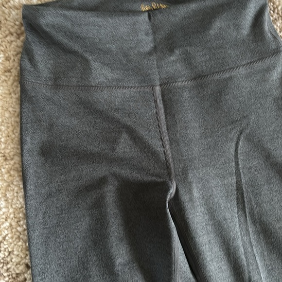 Lilly Pulitzer weekender legging size medium gray - Picture 3 of 4